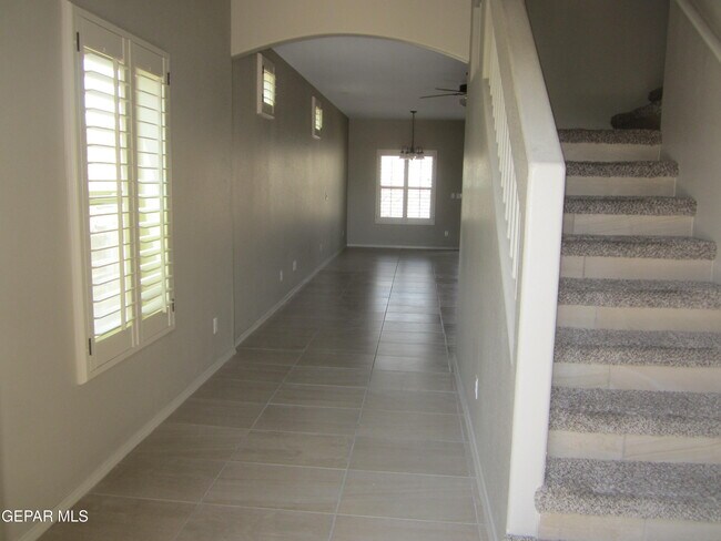 Building Photo - 477 Prime Desert Dr