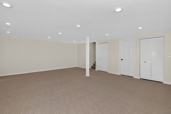 Building Photo - 207 Tanglewood Dr