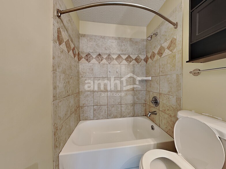 Building Photo - 3162 Bridlerun Dr