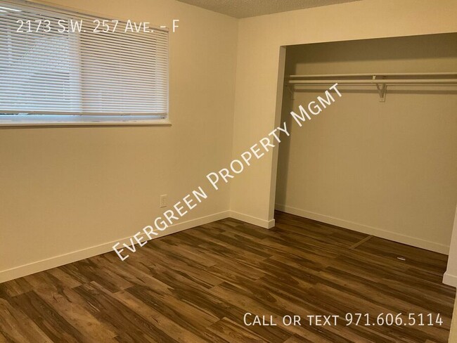 Building Photo - Beautiful 2 BR x 1.5 BA Apartment | Conven...