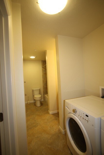 Building Photo - 1126 E 16th Ave