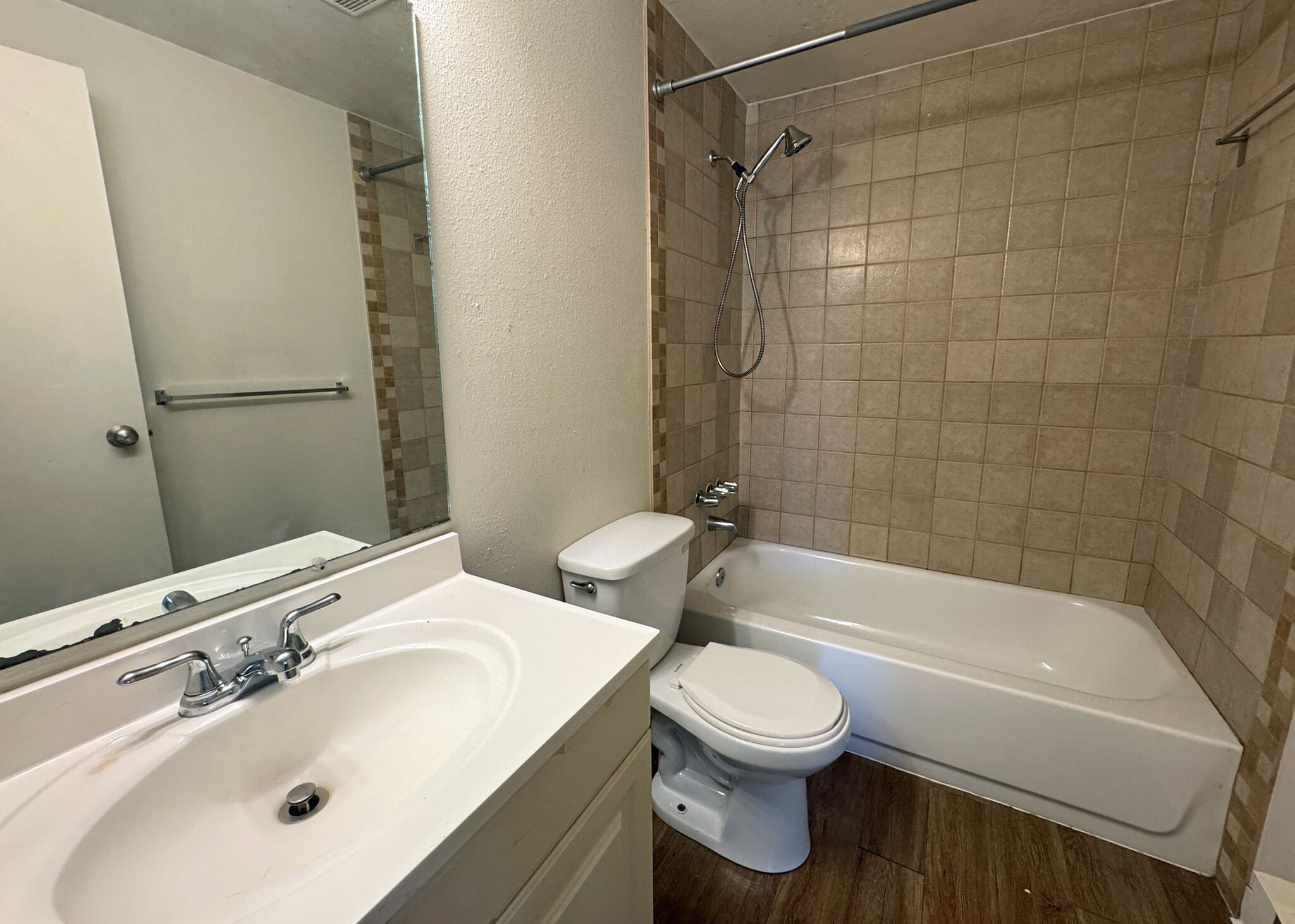 Building Photo - 1118 Darby St