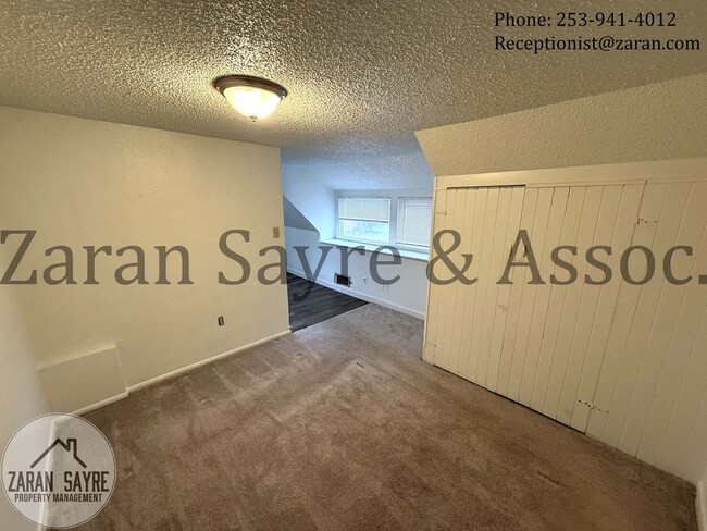 Building Photo - 290 - Studio Loft in Puyallup Valley