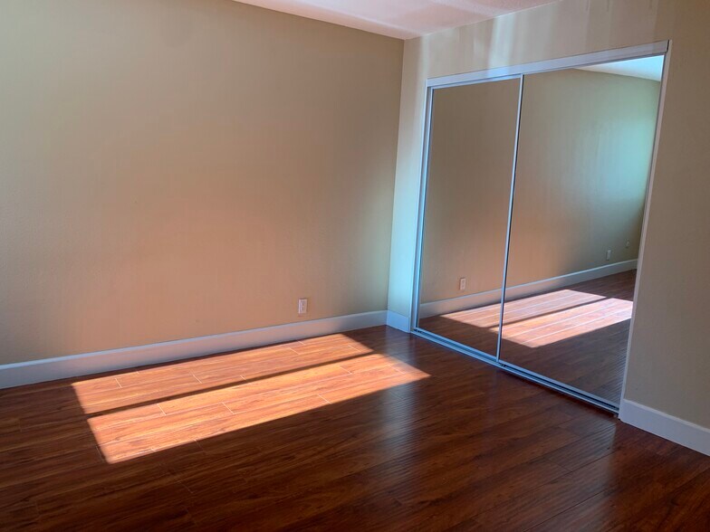 Building Photo - 6250 Havenside Dr