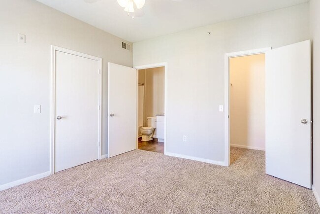 Building Photo - Pet-Friendly 2-Bed with Amenities!
