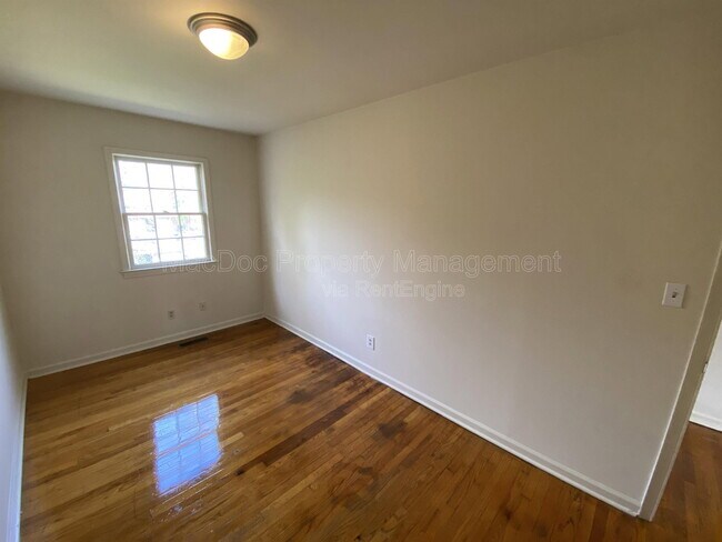Building Photo - 706 Olde Greenwich Cir