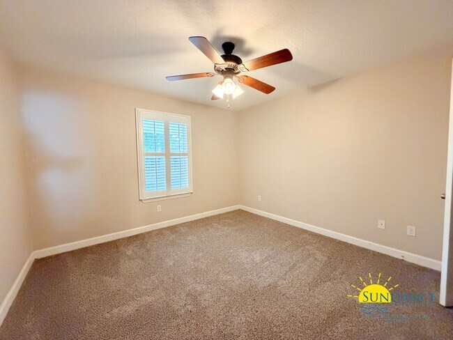 Building Photo - Charming 3-Bedroom Home in Elliott Point, Fort Walton Beach!