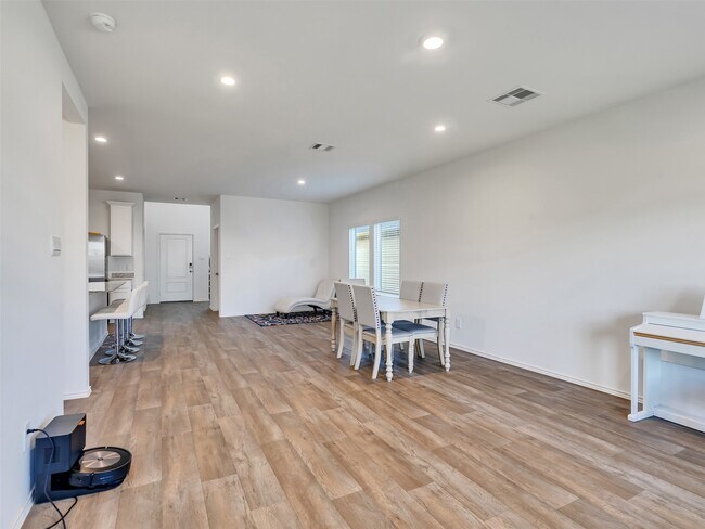 Building Photo - 30903 Brightwell Bnd