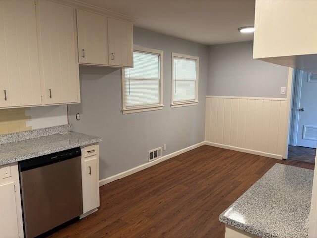 Building Photo - 3363 Cromart Ave
