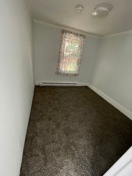 Building Photo - 403 Riverside Dr