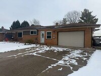 Building Photo - "3-Bed Home with Ample Space & Comfort in Clinton Township!"