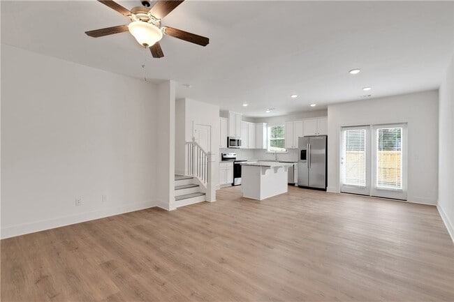 Building Photo - 375 S Port Pkwy