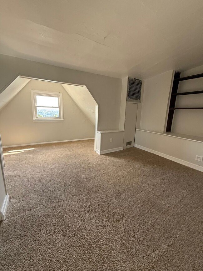 Building Photo - 1 Bed 1 Bath in Swissvale