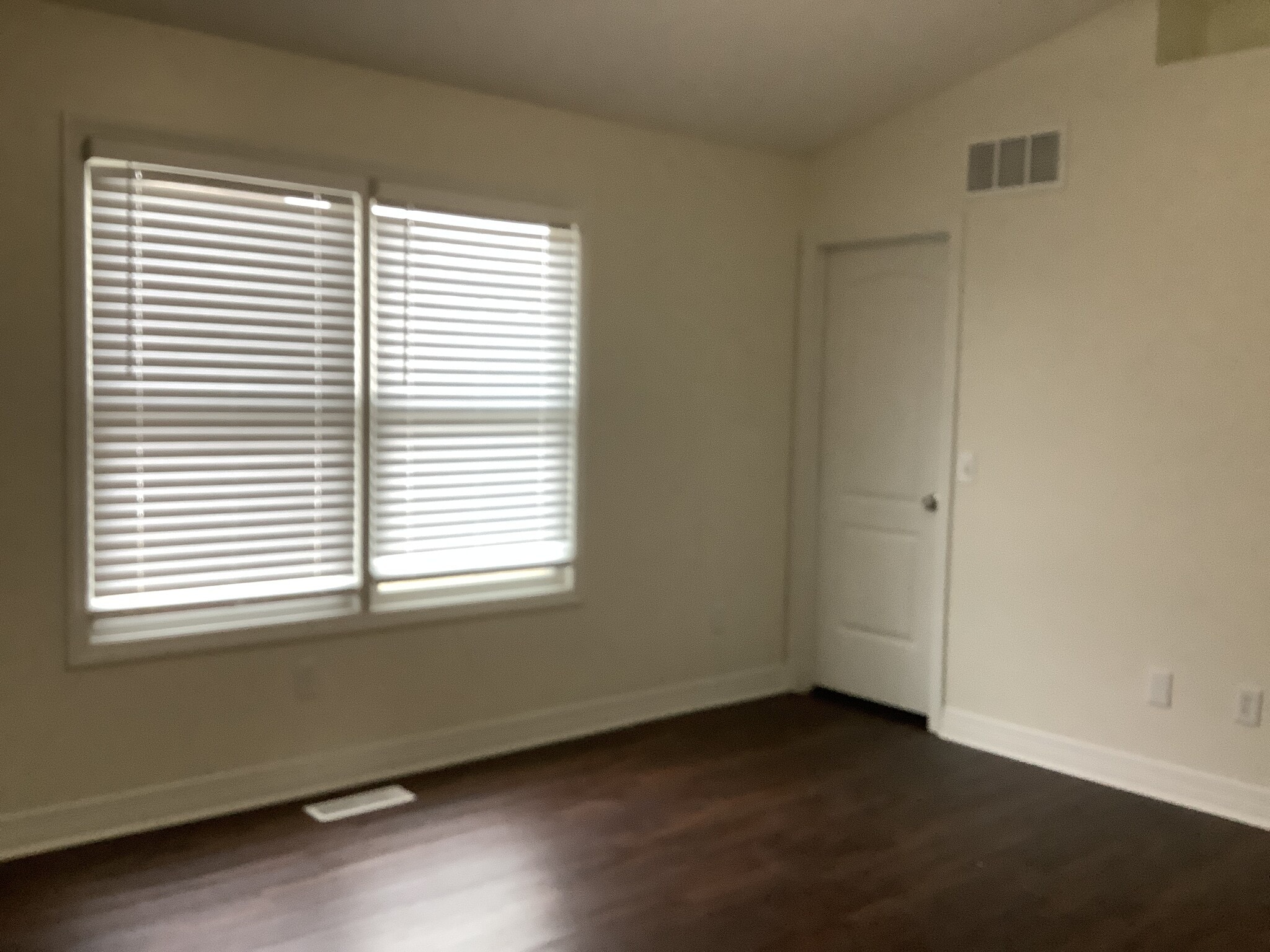 Building Photo - 768 Shellbark St