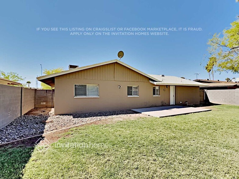 Building Photo - 1354 W Pecos Ave