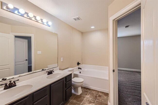 Building Photo - 7008 Derby Downs Dr