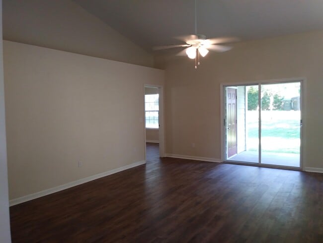 Building Photo - 1608 Akridge Dr