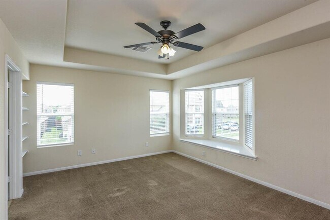 Building Photo - 18402 Each Elm Way