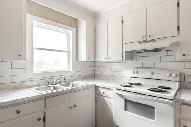 Building Photo - 1140 Schley St