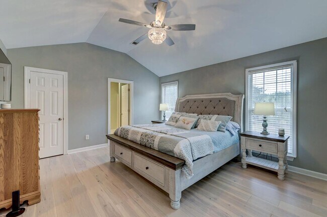 Building Photo - 3 Bedroom, 2.5 Bathroom Townhome in Ellington Woods - Mt Pleasant