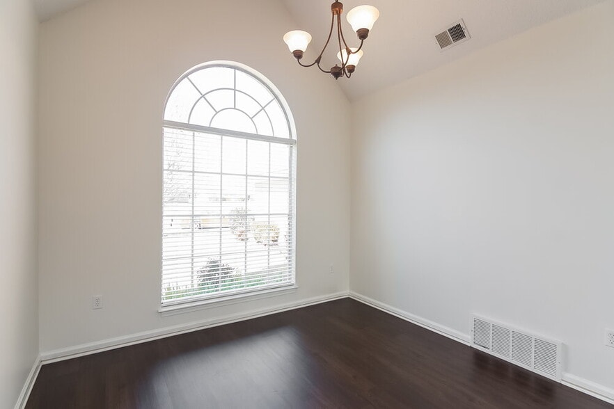 Building Photo - 1820 Mary Payton Cove