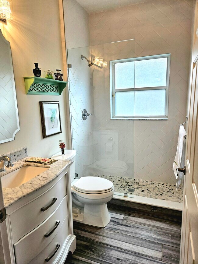 Building Photo - 9825 Mantova Dr