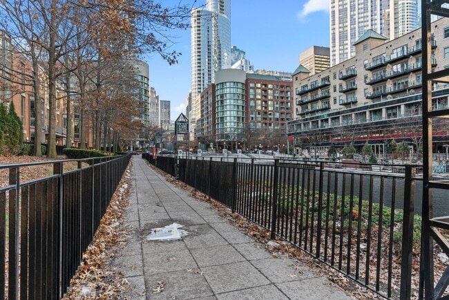 Building Photo - 424 E North Water St