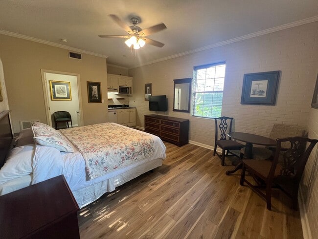 Building Photo - Bendel Gardens Apartment