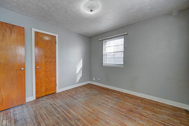 Building Photo - 315 S Webster Ave
