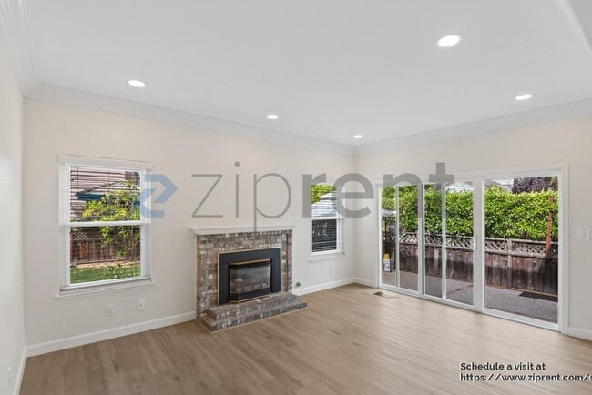 Building Photo - 2475 Canyon Lakes Dr