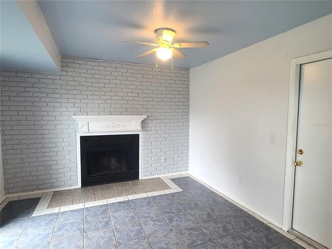 Building Photo - 2605 Pan American Blvd