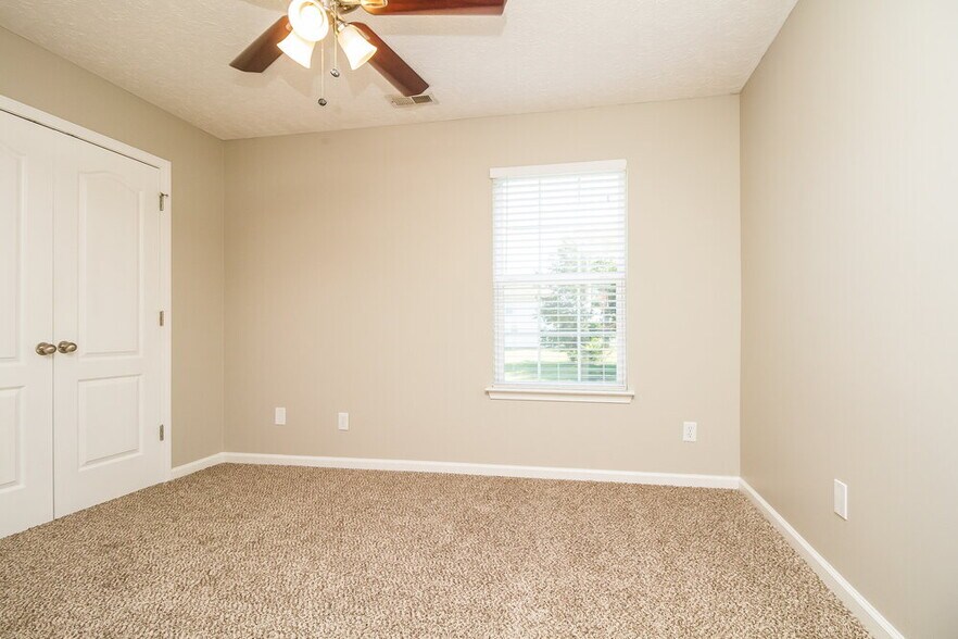 Building Photo - 328 Slippery Rock Dr