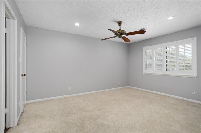 Building Photo - 18104 Starboard Dr