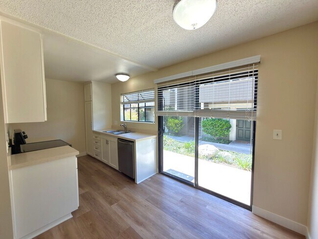 Building Photo - IRVINE 1 BED, 1 BATH CONDO- $2,575 ("THE SPRINGS" COMMUNITY)