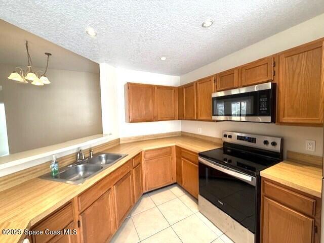Building Photo - 740 Spring Valley Dr