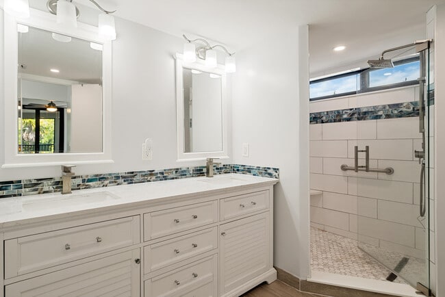 Building Photo - 7101 Gulf of Mexico Blvd