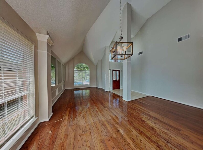 Building Photo - 808 Olde Towne Dr