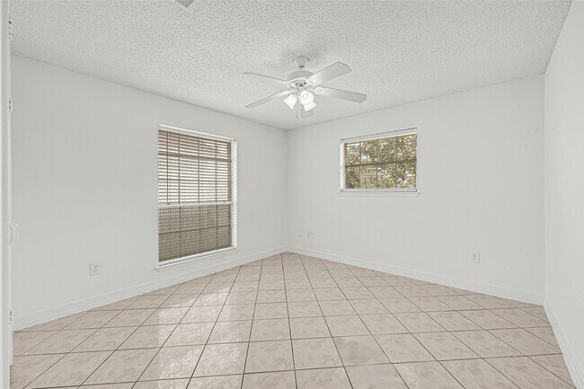 Building Photo - 9208 Carousel Ln
