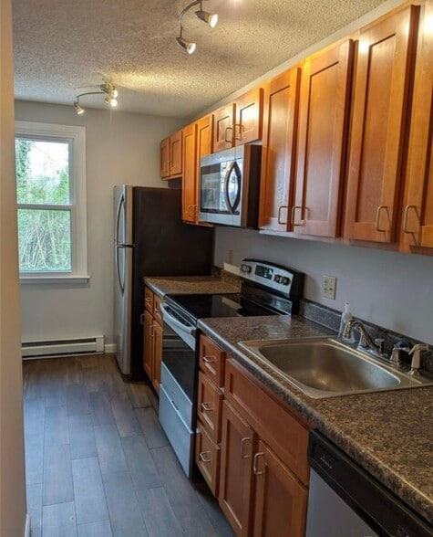 Building Photo - 47 Aurora Dr