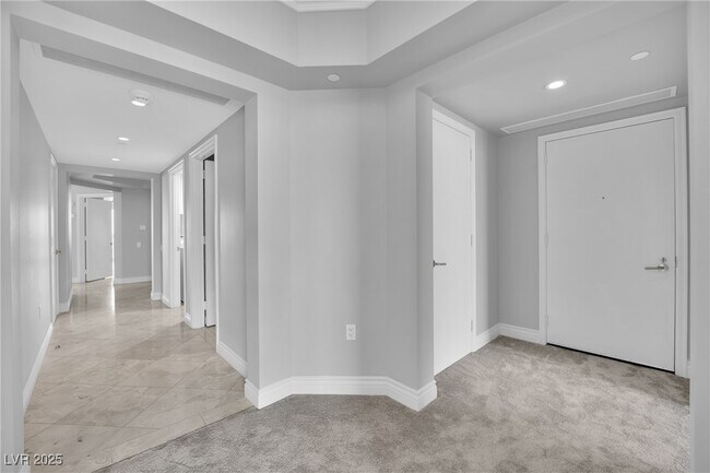 Building Photo - 2777 Paradise Rd