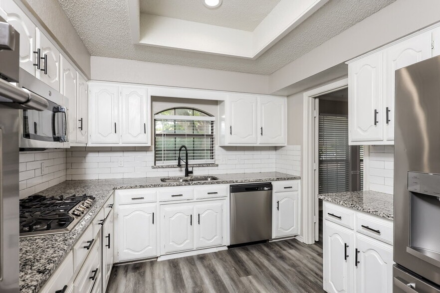 Building Photo - 608 Wisterglen Dr