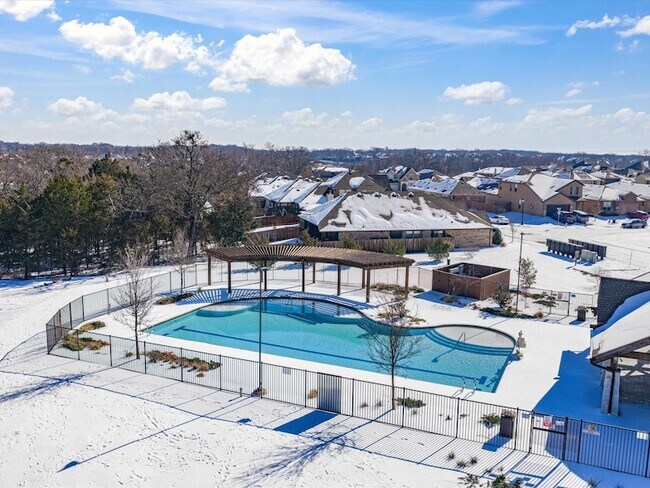 Building Photo - 701 Presidio St