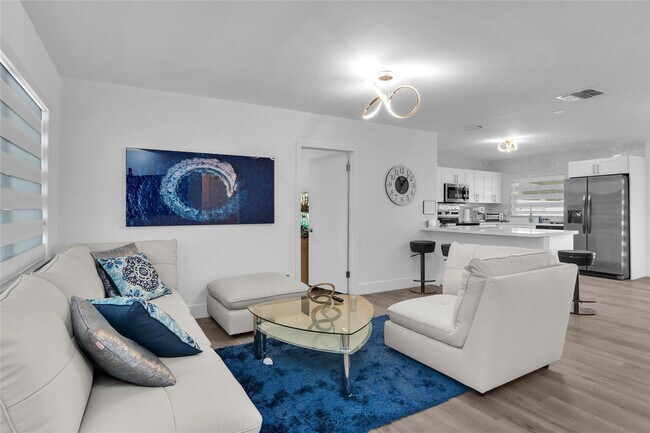 Building Photo - 5311 Pierce St