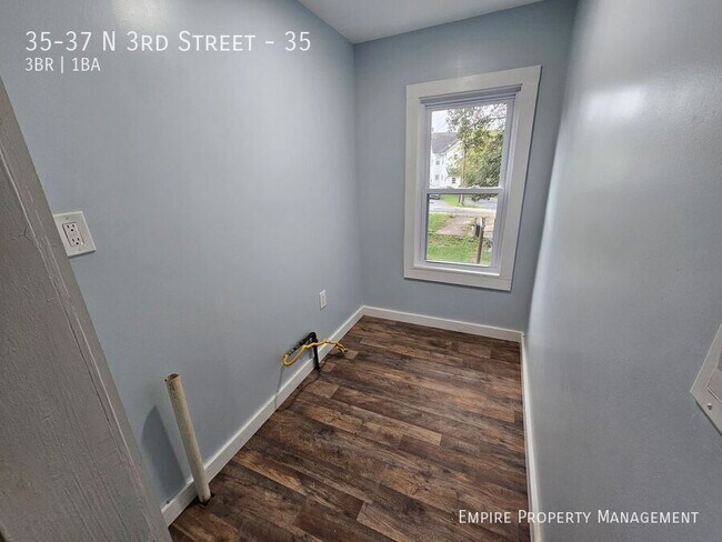Building Photo - 35-37 N 3rd Street-35