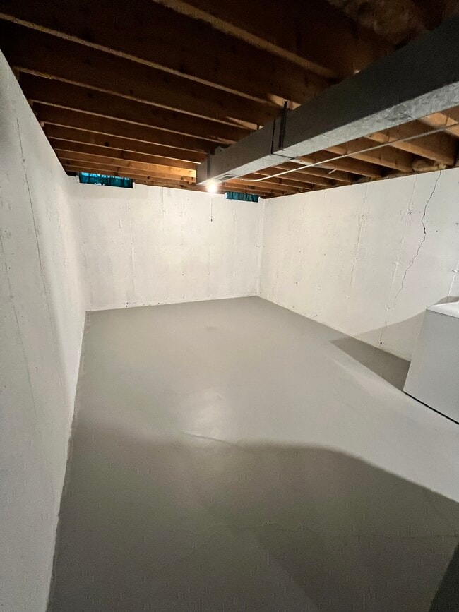 Building Photo - 666 Mariner Dr