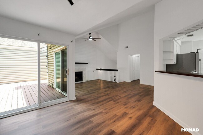 Building Photo - Charming 2BR Condo in Atlanta