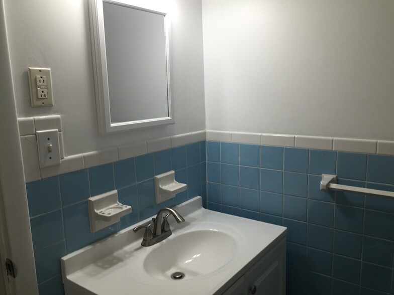 Bathroom - 2600 West Skippack Pike