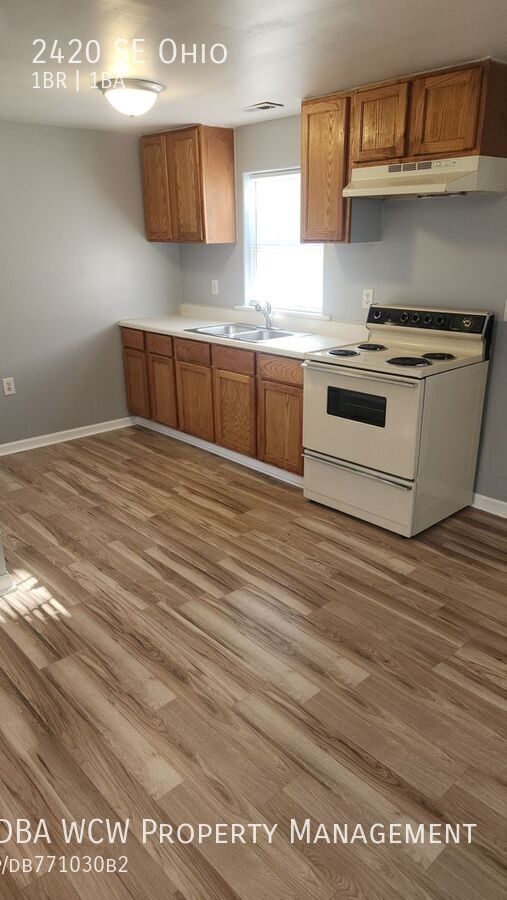 Building Photo - 2420 SE Ohio-