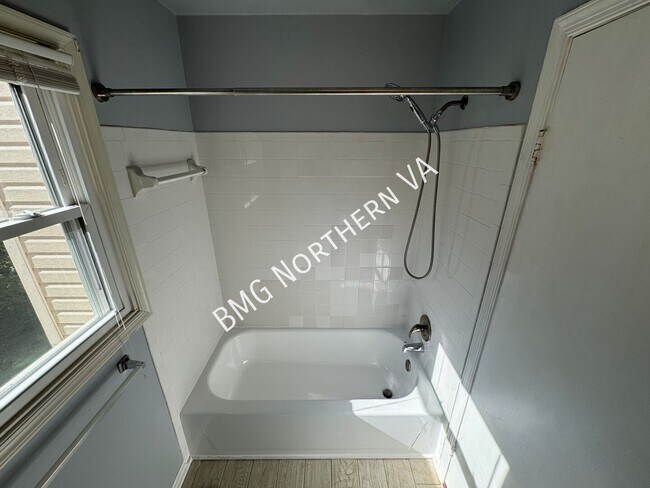 Building Photo - 7343 Rokeby Dr