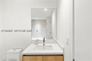 Building Photo - 9901 W Bay Harbor Dr